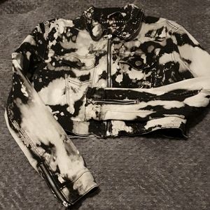 Cropped bleach dye denim jacket